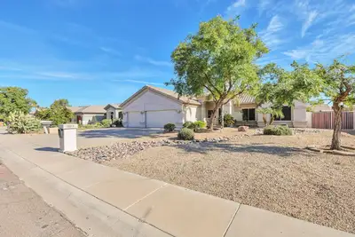 Image de 3-bedroom spacious house in cool Phoenix with refreshing Ac