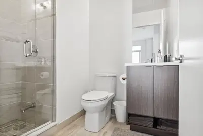 Image de Stylish 2br/2Bath Condo at Waterfront with Parking