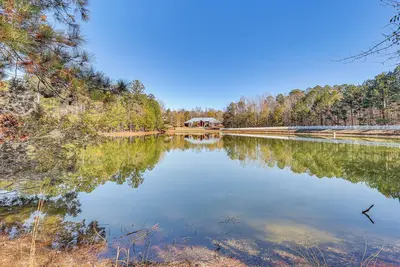 Image de Fishing Pond On-Site! LaGrange Apt on 33 Acres