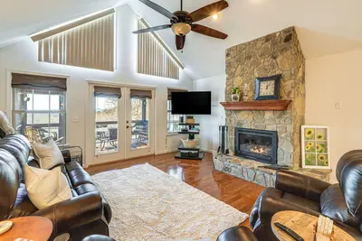 Image de Couples Retreat in Murphy! Mountain-View Home