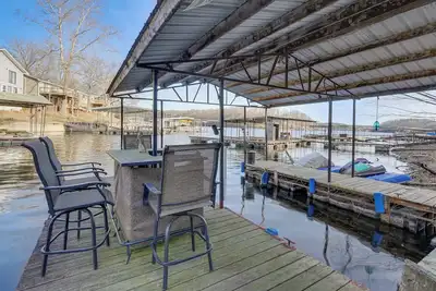 Image de Deck, Boat Dock & More! Lake of the Ozarks Home