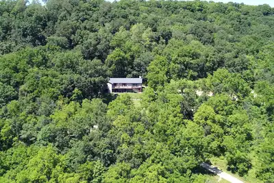 Image de Scenic valley view from ridgetop 3-bedroom house in the Driftless region