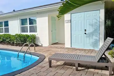 Image de Sea Glass Beach Compound