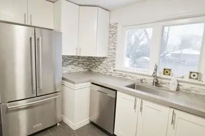 Image de Bright 3 Bedroom Spacious House In Great Location