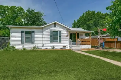 Image de Rose Cottage - Walk to Old Town - Near Unt & Weddings