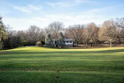 Image de 3-bedroom 2-acre retreat steps from Nagawicka Lake and Park