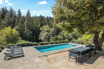 Image de Private Oasis in Healdsburg: Pool, Spa & Views
