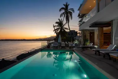 Image de Bucerias beachfront condominium