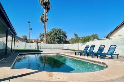 Image de Jan-Feb Free Heated Pool. Pickleball/BBall Putting grn. Close to Spring Training