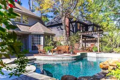 Image de Cherry Hills Poolside Escape