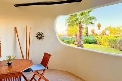 Image de Adorable Condo - Patio - Garden View - Ac/Heating - WiFi-9 min Walk to Beach