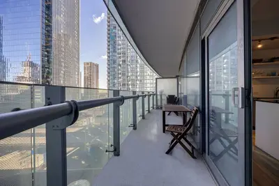 Image de Cn Tower, Ent. District - 2br+1. 5 Ba+ Free Parking