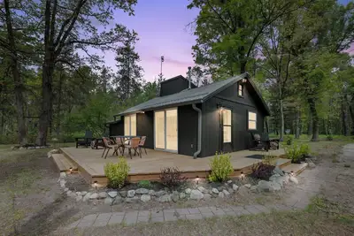 Image de Acorn Acres Cozy Retreat, Fire Pit, Nature Views, Near Trails & Lakes! Sleeps 6