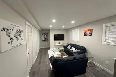 Image de Brand new, modern & spacious place  \n to stay & explore Nl’s scenic coastline.