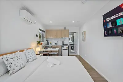 Image de Studio walk to Westfield | Best for Solo Travelers