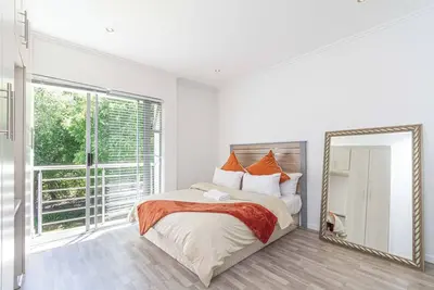 Image de Appartement de 3 chambres à Sandton City