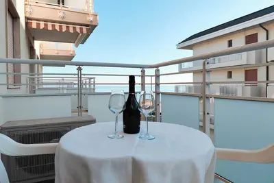 Image de Appartement avec balcon en bord de mer