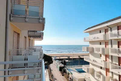 Image de Appartement avec balcon en bord de mer