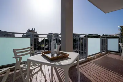 Image de Studio avec piscine à Jesolo