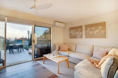 Image de Spacious 3-Bedroom Beachside Home | Walk to Scarborough Beach