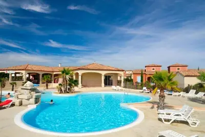 Image de Villa 6 pers avec jardin dans résidence avec piscine