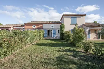 Image de Villa 6 pers avec jardin dans résidence avec piscine