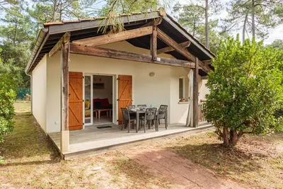 Image de Maisonnette 6 pers dans résidence avec piscine