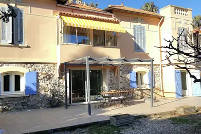 Image de Villa hyeres- quartier résidentiel très calme avec jardin et grande terrasse