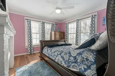 Image de Mara Retreat:Jacuzzi+Outdoor Movie Nights-Game Room, Fire Pit-Grill-Gated Parking