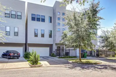 Image de 3-bedroom house in beautiful in East DowntownHouston Near Stadiums & Convention