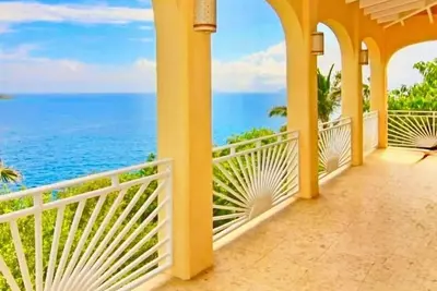 Luxury Oceanview Villa w/ Pool & Panoramic Views! !