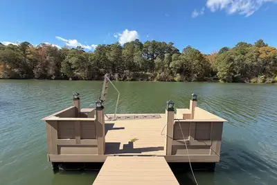 Image de Waterfront River Retreat w/ Dock, Firepit, Kayaks & Game Room — Sleeps 8