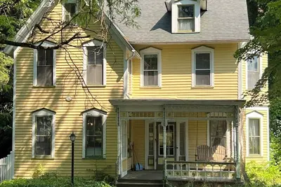 Image de Historic Kugler Cottage, built 1871, Charming 5-Bedroom Stay