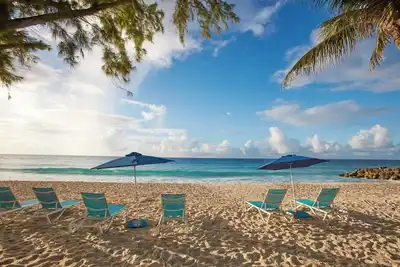 Image de 3 Suites Short Drive from Garrison Savannah in Barbados w/ Kitchen & Balcony!