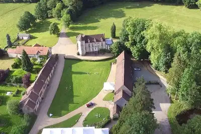 Image de Château au cœur d’un domaine de 150 ha avec brasserie artisanale sur le site