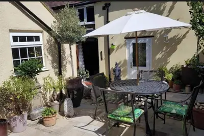 Image de The Old Hanging Gate Inn built in the early 1800s as a former coach house inn.