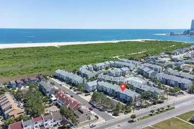 Image de Beach Block Condo 2 Bedroom 4 Beds w/ Pool, Southend Brigantine
