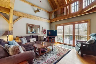 Image de Spacious townhouse w/ gas fireplace, balcony, game room, w/d, loft