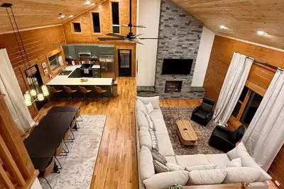 Image de Brand New! The Wiske Lodge- Hot Tub. Starlink Wifi. Pool Tble. Pinball Near Rrg