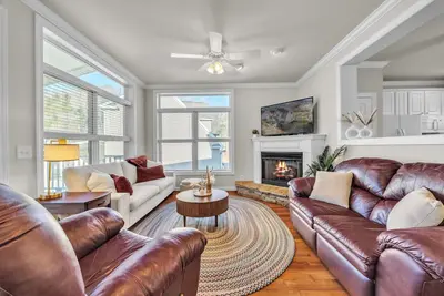 Image de A Southern Mountain Retreat with Fireplace in Vilas Nc.