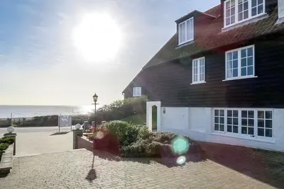 Image de 1 Ogilvie Lodge in Thorpeness - A seafront apartment - sleeps 4