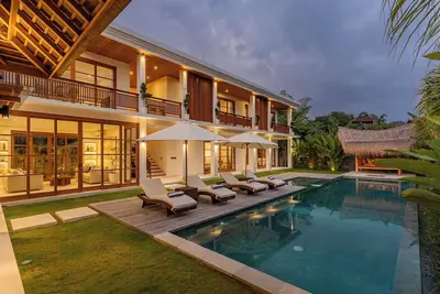 Image de Spacious, luxurious 4-bedroom villa in vibrant Pererenan with Ac