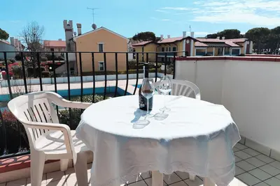 Image de Appartement lumineux avec piscine