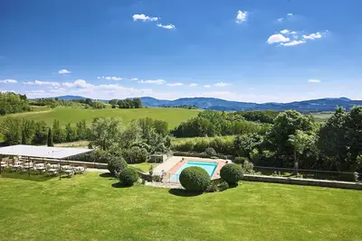 Image de Maison de vacances privée avec piscine privée, Wifi, climatisation, bain à remous, Tv