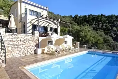 Image de Luxury seafront retreat, seaviews, private pool & walk to beach - Alex