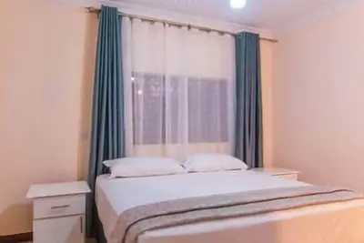 Image de 3 bedroom Apartment - With Free Hire Car