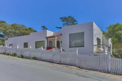 Image de 4004 Casa Blanca Carmel - 3 Blocks to the Beach