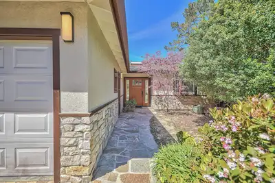 Image de 4051 Guadalupe Sanctuary - Fully Renovated, Carmel