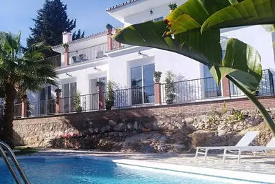 Image de Large villa with sea view, ideal for groups of 24 people!