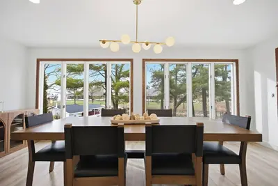 Image de The Lake House - Official Relaxation Hq - On Beautiful Lake Sara, Effingham, Il